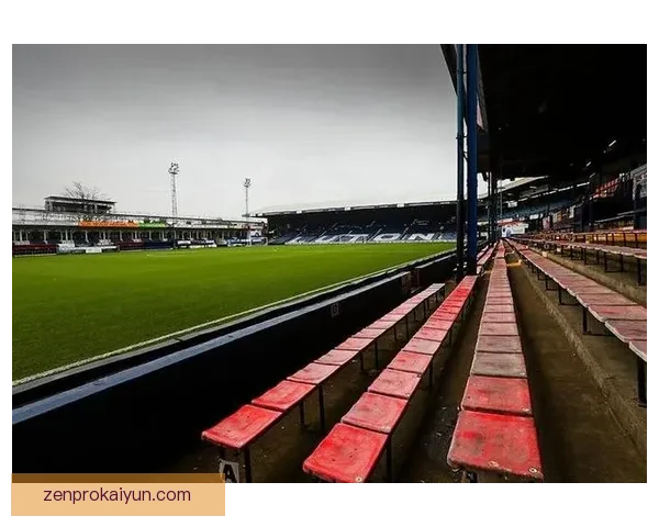 英超2025赛季卢顿表现稳健竞争力增强增强